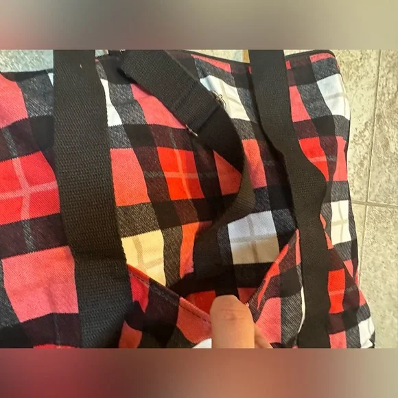 Thirty-one Retro Metro Overnight Weekend Duffle bag Check Mate plaid - Picture 4 of 6